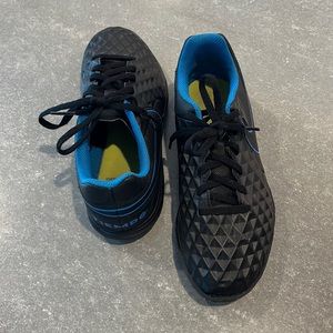 Nike Tiempo Turf cleats black size 4Y